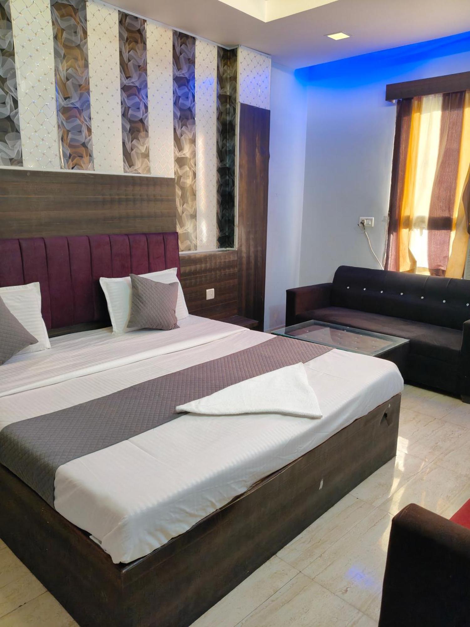 Hotel Park Avenue Lucknow Exterior foto